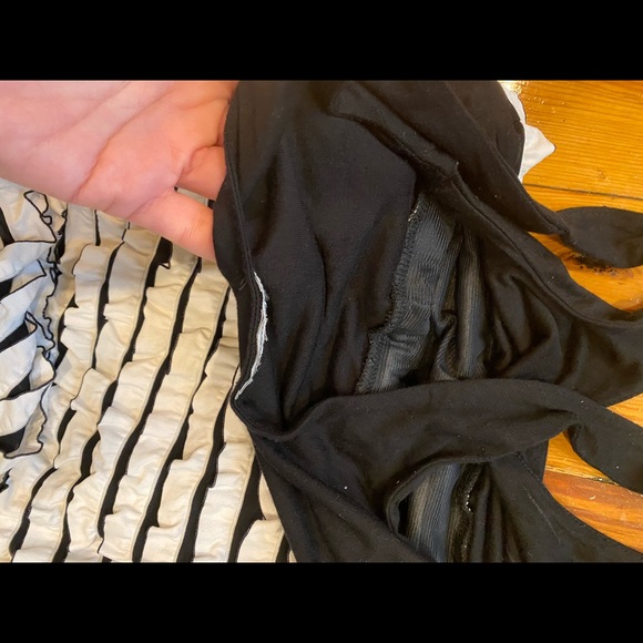 Black & White Dress - Picture 6 of 6